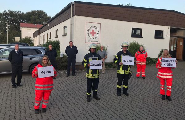 Stellvertretend für das Enser Ehrenamt trafen sich Wolfgang Brunnberg, Vanessa Vielberg, Stephan Vielberg, Georg Stock, Thorsten Klenter, Hans Georg Knaup, Ludger Schwarze, Juliana Thiele und Sabrina Nöhmke (v.l.)
